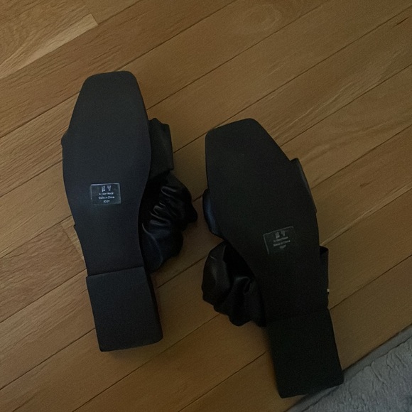 Circus by Sam Edelman Women's Iggy Ruched Strap Sandal Size 9 - Picture 8 of 9